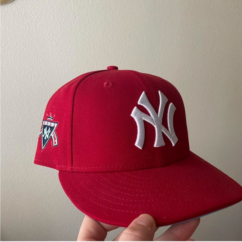 Yankees fitted new era hat in red